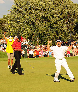 Illustration for article titled A Side-By-Side Examination Of Tiger's Golf Performance And His Concurrent Sexting